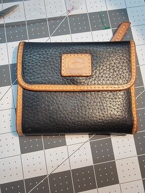 Vintage '90s Dooney & Bourke Black Pebbled Leather Wallet w/ Brown Leather Trim